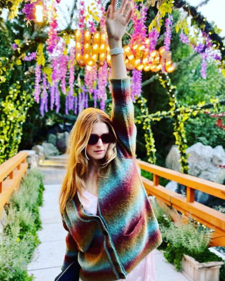 The former&nbsp;The Walking Dead&nbsp;actress was in a relationship with a few men before she tied the knot with her beau Casey Hopper.